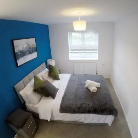 Gorgeous 3 Bed House In Bristol