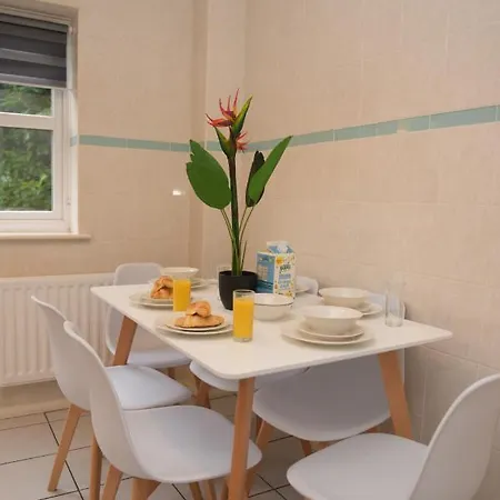 Сasa de vacaciones Gorgeous 3 Bed House In Bristol