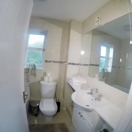 Gorgeous 3 Bed House In Сasa de vacaciones *