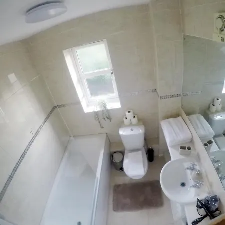 Gorgeous 3 Bed House In Prázdninový dům Bristol