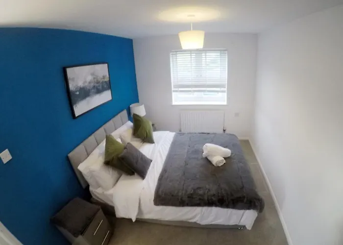 Gorgeous 3 Bed House In בריסטול