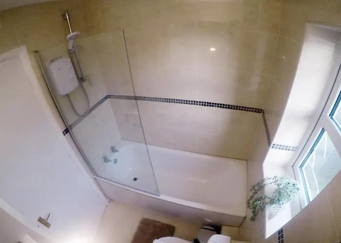 בית נופש Gorgeous 3 Bed House In *